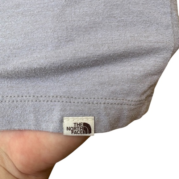 Men's Large - The North Face Short Sleeve Light Gray T-Shirt - Picture 4 of 8